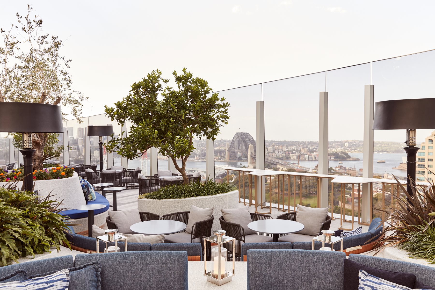 cirq rooftop bar barangaroo
